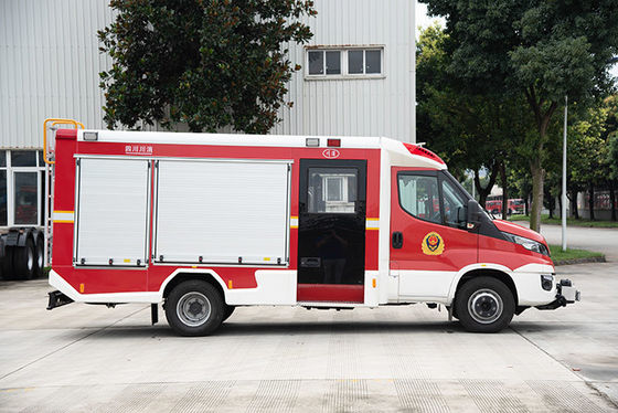 IVECO DAILY รถดับเพลิงขนาดเล็กพร้อมถังเก็บน้ำ 3000 ลิตรและเครื่องมือกู้ภัย