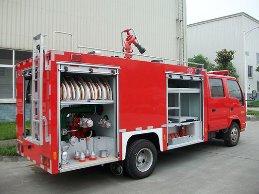 รถดับเพลิงขนาดเล็ก ISUZU พร้อมถังของเหลว 2,000 ลิตรและห้องโดยสารสองแถว